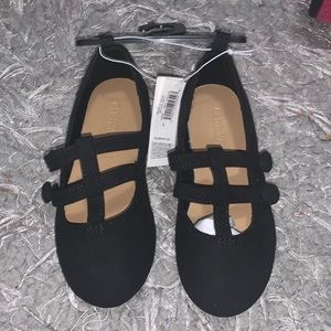 NWT! Old navy black flat shoes for girls.